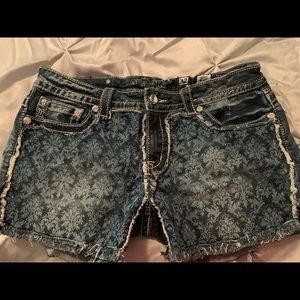 Miss Me denim shorts size 32